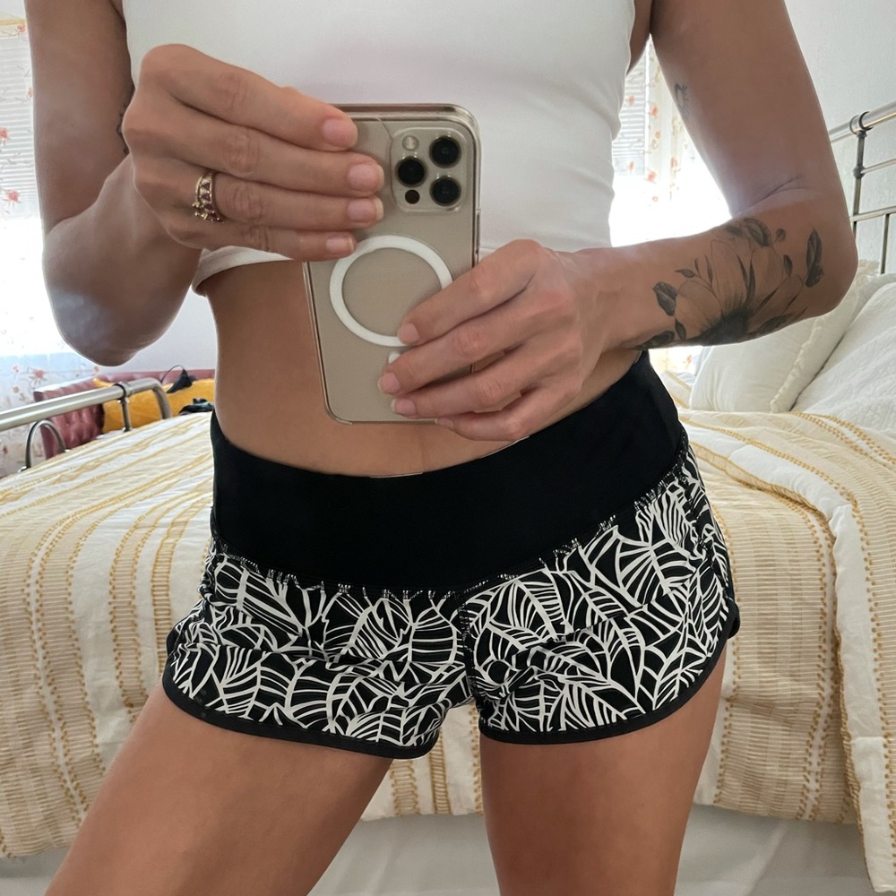 Lululemon Speed Up Shorts
